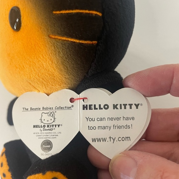 Halloween Hello Kitty Ty Beanie and Socks - Picture 7 of 8